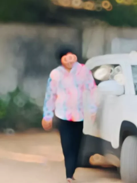 મોનિતી નજરો વાળતી Capcut Template